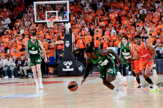 ESP: Valencia Basket v Panathinaikos AKTOR Athens PlayOff Euroleague. Kendrick Nunn of Panathinaikos during the Euroleague match, playoff Game 2, between Valencia Basket and Panathinaikos AKTOR Athens played at Roig Arena Stadium on April 30, 2026 in Valencia Spain Valencia Spain Basketball Copyright: xPacoxMGEstudix xAgenciaxLOFx