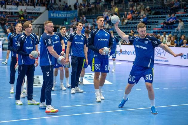 Der Vfl beim aufwaermen, VfL Gummersbach vs. Frisch Auf! Goeppingen, Daikin Handball Bundesliga, Herren , 30. Spieltag, 30.04.2026 Gummersbach NRW Deutschland