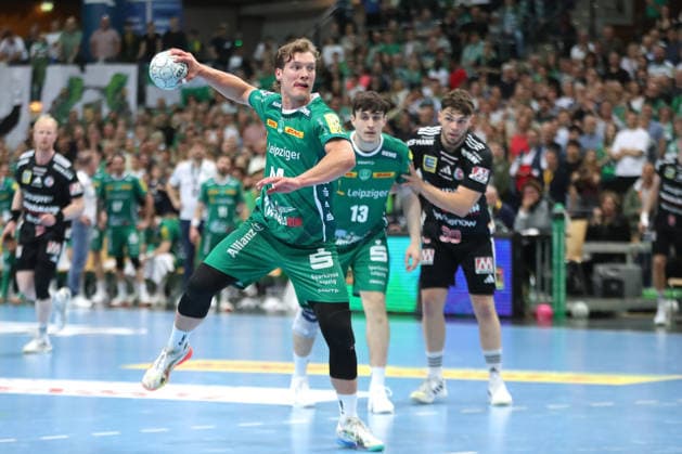 Handball DAIKIN HBL, SC DHfK Leipzig - HC Erlangen; 30.04.2026 Blaer Hinriksson (44, SC DHfK Leipzig) wirft einen Siebenmeter. Handball, DAIKIN HBL, 1. Bundesliga, Saison 2025 2026, 30. Spieltag: SC DHfK Leipzig vs. HC Erlangen am 30.04.2026 in der Quarterback Immobilien Arena Leipzig. Copyright: xBEAUTIFULxSPORTS JanxKaeferx