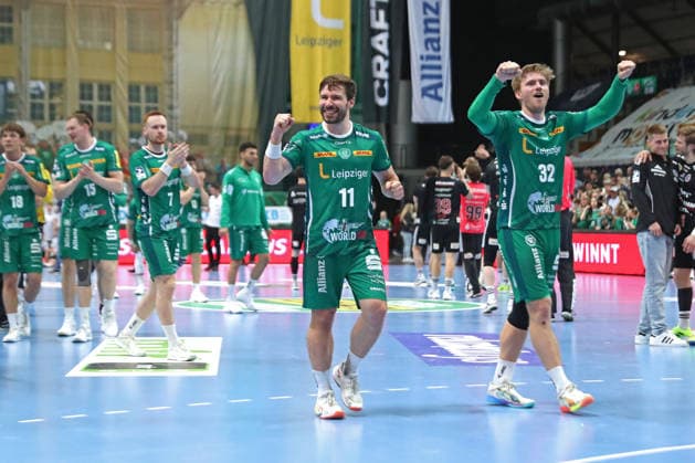 Handball DAIKIN HBL, SC DHfK Leipzig - HC Erlangen; 30.04.2026 Lukas Binder (11, SC DHfK Leipzig) und Franz Semper (32, SC DHfK Leipzig) bejubeln den Sieg. Handball, DAIKIN HBL, 1. Bundesliga, Saison 2025 2026, 30. Spieltag: SC DHfK Leipzig vs. HC Erlangen am 30.04.2026 in der Quarterback Immobilien Arena Leipzig. Copyright: xBEAUTIFULxSPORTS JanxKaeferx
