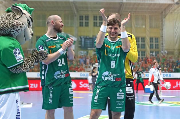 Handball DAIKIN HBL, SC DHfK Leipzig - HC Erlangen; 30.04.2026 Lucas Krzikalla (8, SC DHfK Leipzig) freut sich über den Sieg. Handball, DAIKIN HBL, 1. Bundesliga, Saison 2025 2026, 30. Spieltag: SC DHfK Leipzig vs. HC Erlangen am 30.04.2026 in der Quarterback Immobilien Arena Leipzig. Copyright: xBEAUTIFULxSPORTS JanxKaeferx