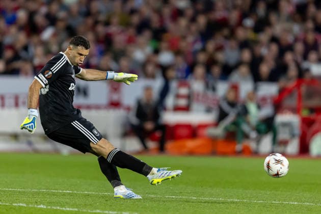 Nottingham Forest v Aston Villa, Europa League, Semi Final First Leg Aston Villa goalkeeper Emiliano Martinez (23) kicks ball out during the Europa League semi-final 1st leg match between Nottingham Forest and Aston Villa at the City Ground, Nottingham, UK on 30 April 2026. Nottingham City Ground Nottinghamshire UK Editorial use only , Copyright: xManjitxNarotrax PSI-24183-0136