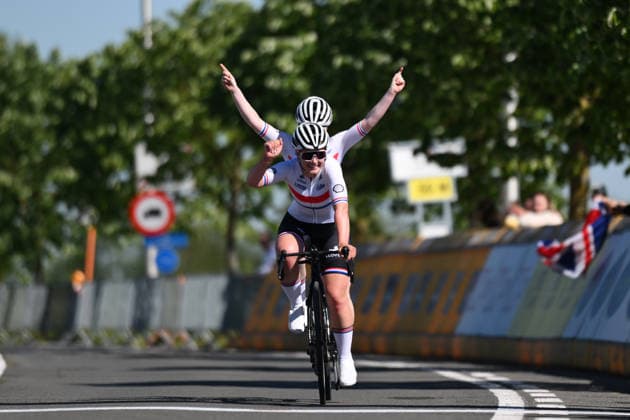 UCI Para Cycling Road World Cup: Round 2 Picture by Mathew Wells SWpix.com - 01 05 2026 - Cycling - UCI Para Cycling Road World Cup: Round 2 - Gistel, West Flanders, Belgium - WB Road Race - Sophie Unwin (Great Britain) piloted by Jenny Holl wins Copyright: x xSWpix.comx(t axPhotographyxHubxLtd)xMathewxWells SWpix.comx SWP-3030-13649