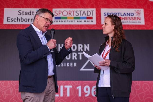 Radsport UCI WorldTour Men Elite 63. Eschborn-Frankfurt am 01.05.2026 Boris Rhein ( Ministerpräsident Hessen ), links - Maren Hopf ( ASO Germany ), rechts