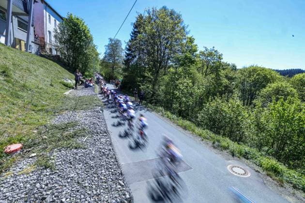 Radsport UCI WorldTour Men Elite 63. Eschborn-Frankfurt am 01.05.2026 Das Peloton fährt den Burgweg hoch