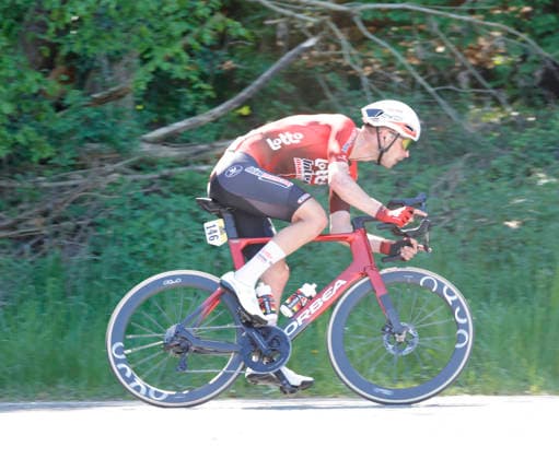 01.05.2026 Das Radrennen Eschborn-Frankfurt 2026 Fahrzeug hier Spitzengruppe Ausreißergruppe am Fuß des Mammolshainer Hangs von Königstein im Taunus Eschborn Frankfurt Hessen Deutschland