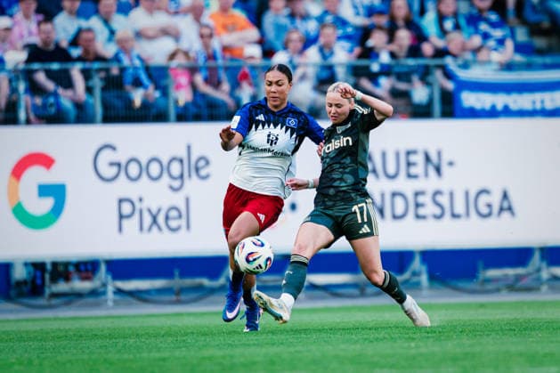 Google Pixel Frauen-Bundesliga: Hamburger SV vs. 1. FC Union Berlin, 01.05.2026 Melina Krüger (Hamburger SV, 9) gegen Judith Steinert (1. FC Union Berlin, 17) im Zweikampf; Fußball, Google Pixel Frauen-Bundesliga, 24. Spieltag: Hamburger SV vs. 1. FC Union Berlin am 01.05.2026 im Volksparkstadion, Hamburg DFB REGULATIONS PROHIBIT ANY USE OF PHOTOGRAPHS AS IMAGE SEQUENCES AND OR QUASI-VIDEO. Copyright: xBEAUTIFULxSPORTS Tonhäuserx