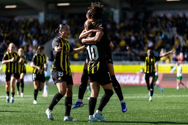 260501 Felicia Schröder, Anna Anvegard and Nesrin Akgun of Häcken celebrate after 2-0 during the UEFA Women s Europa Cup final between Häcken and Hammarby on May 1, 2026 in Göteborg. Photo: Michael Erichsen BILDBYRAN COP 89 DS0574 fotboll football soccer fotball europa cup häcken hammarby uefa womens europa cup dam bbeng celebration jubel Copyright: MICHAELxERICHSEN BB260501MI024