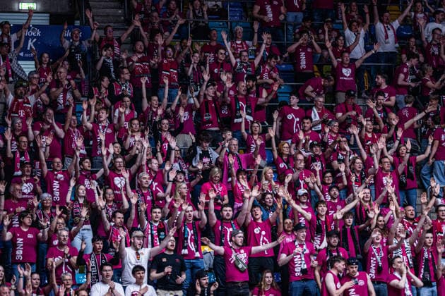 easyCredit Basketball Bundesliga, Frankfurt Skyliners vs.Telekom Baskets Bonn, 01.05.2026 Rund 800 Bonner Fans sind auswärts dabei -- easyCredit Basketball Bundesliga, Frankfurt Skyliners vs.Telekom Baskets Bonn, 01.05.2026, SÜWAG ENERGIE Arena Frankfurt Copyright: xBEAUTIFULxSPORTS Derixx