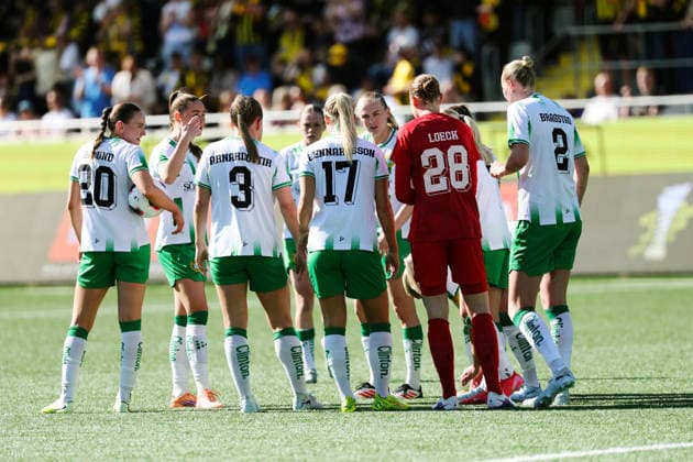 GÖTEBORG, SVERIGE 20260501 Hammarby samlar sig efter 2-0 under fredagens avgörande final i Europa Cup mellan BK Häcken och Hammarby pa Nordic Wellness arena. GÖTEBORG SVERIGE x9200x