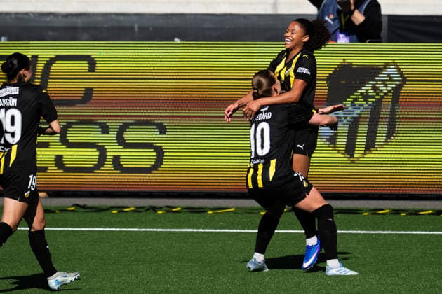 260501 Anna Anvegard and Felicia Schröder of Häcken celebrate after 2-0 during the UEFA Women s Europa Cup final between Häcken and Hammarby on May 1, 2026 in Göteborg. Photo: Daniel Stiller BILDBYRAN kod DS DS0574 fotboll football soccer fotball europa cup häcken hammarby uefa womens europa cup dam bbeng celebration jubel Copyright: DANIELxSTILLER BB260501DS009