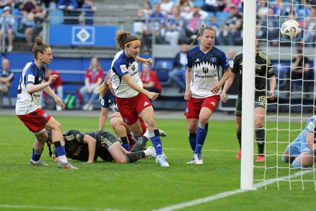 2026.05.01 xfsx Fussball Google Pixel Frauen- Bundesliga Hamburger Sportverein - 1.FC Union Berlin v.l. Tor zu 1:0 fuer Union Berlin (DFL regulations prohibit any use of photographs as image sequences and or quasi-video. Copyright: HMBxMedia FernandoxSoares