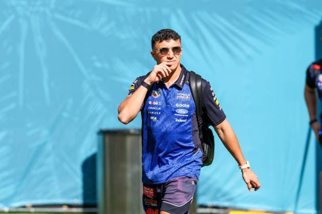 Isack Hadjar (Oracle Red Bull Racing 6) im Paddock, Grosser Preis von Miami, Motorsport, Herren, Formel 1, Freies Training, 01.05.2026 Miami Florida USA