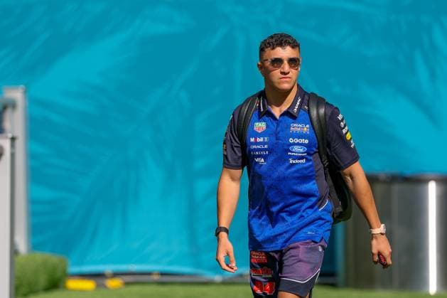 Isack Hadjar (Oracle Red Bull Racing 6) im Paddock, Grosser Preis von Miami, Motorsport, Herren, Formel 1, Freies Training, 01.05.2026 Miami Florida USA