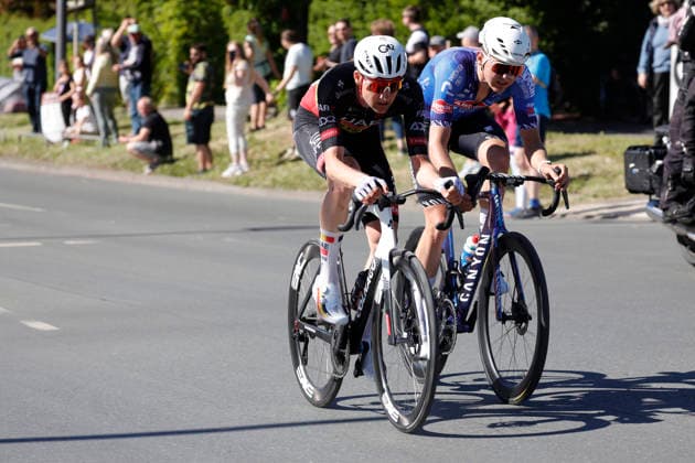 01.05.2026 Das Radrennen Eschborn-Frankfurt 2026 (links Tim Wellens Team Emirates rechts Emiel Verstrynge (Alpecin) Ausreißer Foto: Peter Henrich) Eschborn Frankfurt Hessen Deutschland