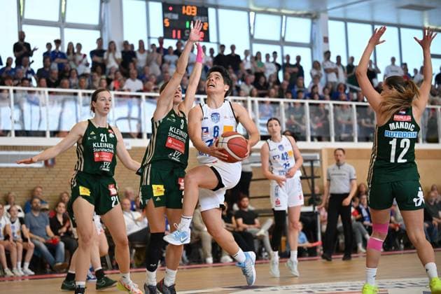 Basketball Toyota 1. Damen Bundesliga Finale um die Deutsche Meisterschaft 4. Spiel BC Pharmaserv Marburg - Rutronik Stars Keltern am 01.05.2026 in der Sporthalle am Georg-Gaßmann Stadion in Marburg Ana Raimundo ( Marburg ) gegen Alexandra Wilke ( Keltern ) DFL regulations prohibit any use of photographs as image sequences and or quasi-video.