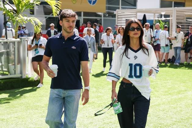 Pierre Gasly (BWT Alpine 10) und Freundin Francisca Kika Cerqueira Gomes von Pierre Gasly (BWT Alpine 10), Grosser Preis von Miami, Motorsport, Herren, Formel 1, Freies Training, 01.05.2026 Miami Florida USA