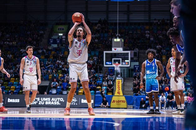 easyCredit Basketball Bundesliga, Frankfurt Skyliners vs.Telekom Baskets Bonn, 01.05.2026 Michael Kessens (Telekom Baskets Bonn 6) beim Freiwurf -- easyCredit Basketball Bundesliga, Frankfurt Skyliners vs.Telekom Baskets Bonn, 01.05.2026, SÜWAG ENERGIE Arena Frankfurt Copyright: xBEAUTIFULxSPORTS Derixx