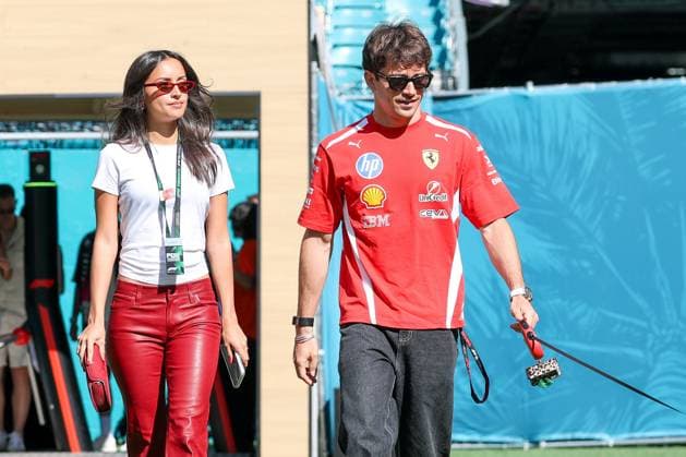 Ehefrau Alexandra Saint Mleux von Charles Leclerc (Scuderia Ferrari HP 16) und Charles Leclerc (Scuderia Ferrari HP 16), Grosser Preis von Miami, Motorsport, Herren, Formel 1, Freies Training, 01.05.2026 Miami Florida USA