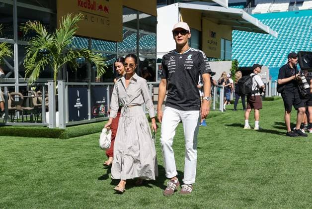 Partnerin Carmen Montero Mundt von George Russell (Mercedes-AMG Petronas 63) und George Russell (Mercedes-AMG Petronas 63), Grosser Preis von Miami, Motorsport, Herren, Formel 1, Freies Training, 01.05.2026 Miami Florida USA