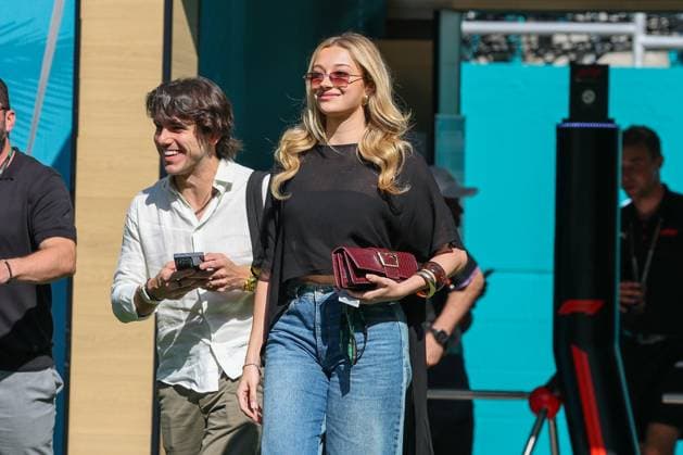 Partnerin Isabella Bernardini von Gabriel Bortoleto (Revolut Audi 5) im Paddock, Grosser Preis von Miami, Motorsport, Herren, Formel 1, Freies Training, 01.05.2026 Miami Florida USA