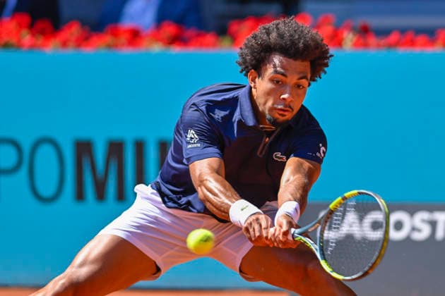 Sport Bilder des Tages May 1, 2026, Madrid, Madrid, Spain: ARTHUR FILS of France Ã¢â‚¬ LACOSTE during the Mutua Madrid Open 2026, ATP, Tennis Herren Masters 1000 and WTA, Tennis Damen 1000 tennis tournament, celebrated at Caja Magica on 01 may, 2026 in Madrid, Spain. Mutua Madrid Open 2026 - Day 12 (05.01.26)  - ZUMAc312 20260501_zsp_c312_027 Copyright: xOscarxManuelxSanchezx