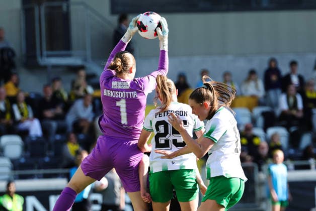 GÖTEBORG, SVERIGE 20260501 Häckens Fanney Birkisdottir fangar bollen under fredagens avgörande final i Europa Cup mellan BK Häcken och Hammarby pa Nordic Wellness arena. GÖTEBORG SVERIGE x9200x