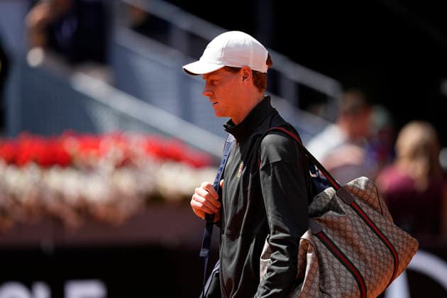May 1, 2026, Madrid, Madrid, Spain: Jannik Sinner of Italy plays against Arthur Fils of France during the Mutua Madrid Open 2026 at La Caja Magica on May 01, 2026 in Madrid, Spain. Mutua Madrid Open 2026 - Day 12  - ZUMAa181 20260501_zaa_a181_073 Copyright: xOscarxJ.xBarrosox
