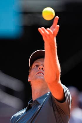 May 1, 2026, Madrid, Madrid, Spain: Jannik Sinner of Italy plays against Arthur Fils of France during the Mutua Madrid Open 2026 at La Caja Magica on May 01, 2026 in Madrid, Spain. Mutua Madrid Open 2026 - Day 12  - ZUMAa181 20260501_zaa_a181_078 Copyright: xOscarxJ.xBarrosox