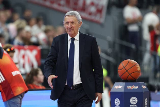 Svetislav Pesic (FC Bayern Basketball, Chef-Trainer) vor dem Spiel, GER, FC Bayern Basketball vs. Alba Berlin, Basketball, easycredit Basketball Bundesliga, 27. Spieltag, Saison 2025 2026, 01.05.2026, GER, FC Bayern Basketball vs. Alba Berlin, Basketball, easycredit Basketball Bundesliga, 27. Spieltag, Saison 2025 2026, 01.05.2026 Muenchen Copyright: xEibner-Pressefoto JennixMaulx EP_JML