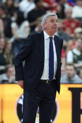 Svetislav Pesic (FC Bayern Basketball, Chef-Trainer), GER, FC Bayern Basketball vs. Alba Berlin, Basketball, easycredit Basketball Bundesliga, 27. Spieltag, Saison 2025 2026, 01.05.2026, GER, FC Bayern Basketball vs. Alba Berlin, Basketball, easycredit Basketball Bundesliga, 27. Spieltag, Saison 2025 2026, 01.05.2026 Muenchen Copyright: xEibner-Pressefoto JennixMaulx EP_JML