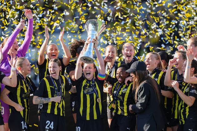 BK Häcken celebrates the victory and team captain Anna Anvegard lifts the European Cup trophy after Friday s decisive final in the UEFA Women s Europa Cup between BK Häcken and Hammarby at Hisingen Arena in Gothenburg, Sweden on may 1, 2026. GÖTEBORG SWEDEN x9200x