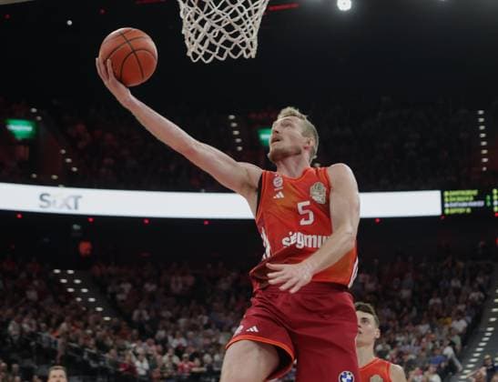 Bayerns 5 Niels GIFFEY. Basketball: Bayern - Berlin. Bundesliga, FC Bayern Basketball - ALBA Berlin, 27.Spieltag, Saison 2025-2026, 1.05.2026, in Muenchen, S A P G A R D E N, Deutschland. Quelle Copyright Credit : Oryk HAIST