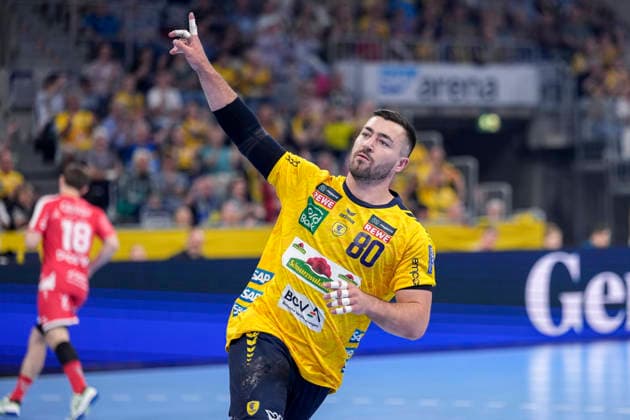 Torschütze Jannik Kohlbacher (RNL, 80), Spieler der Rhein-Neckar-Löwen, jubelt über ein Tor, Jubel, jubeln, Torjubel, Torerfolg, celebrate the goal, goal, celebration, jubelt ueber das Tor, Freuen, Freude, freut sich, optimistisch, positiv, Spielszene, Highlight, Einzelbild, Einzelfoto, Aktion, Action, 01.05.2026, Mannheim (Deutschland), Handball, Bundesliga, Rhein-Neckar Löwen - MT Melsungen