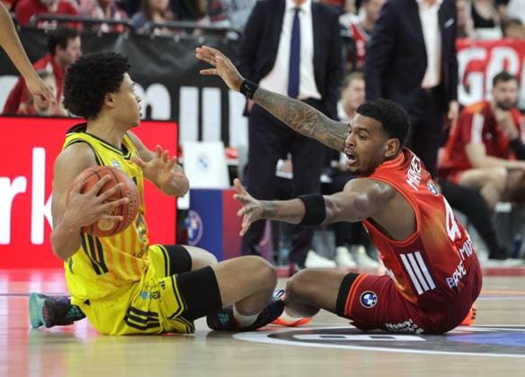 Berlins 7 KAYIL vs Bayerns 4 Xavier RATHAN-MAYES. Basketball: Bayern - Berlin. Bundesliga, FC Bayern Basketball - ALBA Berlin, 27.Spieltag, Saison 2025-2026, 1.05.2026, in Muenchen, S A P G A R D E N, Deutschland. Quelle Copyright Credit : Oryk HAIST
