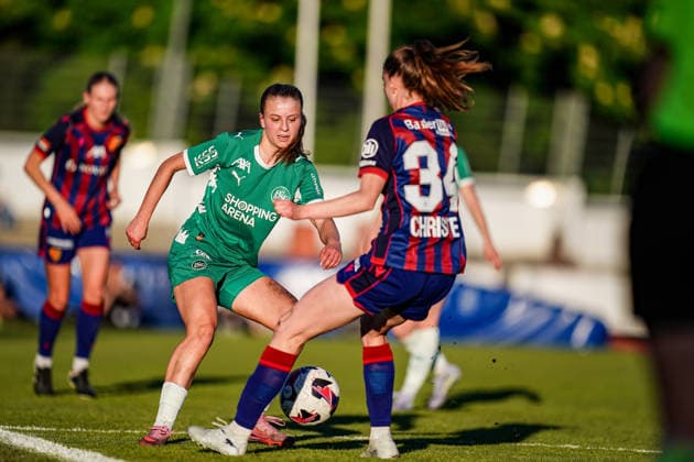 Switzerland: AXA Womens Super League 2025 26, FC Basel 1893 vs FC St.Gallen 1879 - Leichtathletik Stadion Basel, Basel: Lia Ammann (St. Gallen) and Carla Christen (FC Basel) battle for the ball (duel) Copyright: xDanielaxPorcellix