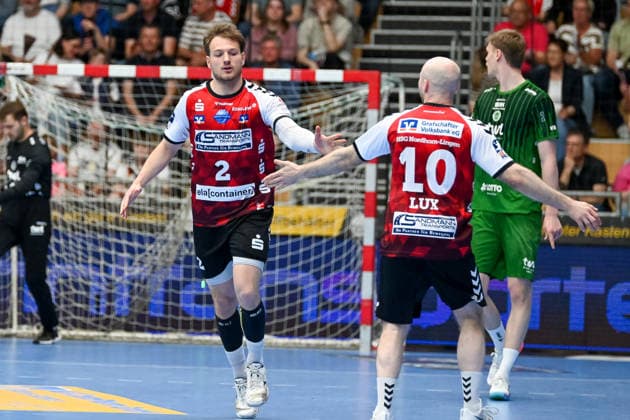 Frieder Bandlow (HSG Nordhorn-Lingen, 02 ) und Maximilian Lux (HSG Nordhorn-Lingen, 10) HSG Nordhorn-Lingen vs. Eulen Ludwigshafen, Handball, 2. Bundesliga, 30. Spieltag, Saison 2025 2026, 01.05.2026, HSG Nordhorn-Lingen vs. Eulen Ludwigshafen, Handball, 2. Bundesliga, 30. Spieltag, Saison 2025 2026, 01.05.2026 Lingen Copyright: xEibner-Pressefoto RobertxGertzenx EP_RGN