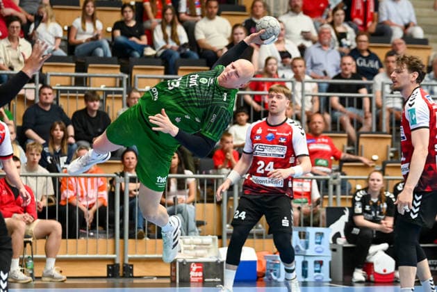 Lars Roeller (Eulen Ludwigshafen, 23) wirft HSG Nordhorn-Lingen vs. Eulen Ludwigshafen, Handball, 2. Bundesliga, 30. Spieltag, Saison 2025 2026, 01.05.2026, HSG Nordhorn-Lingen vs. Eulen Ludwigshafen, Handball, 2. Bundesliga, 30. Spieltag, Saison 2025 2026, 01.05.2026 Lingen Copyright: xEibner-Pressefoto RobertxGertzenx EP_RGN