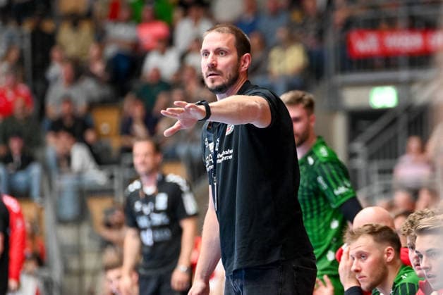 Michael Haass (Eulen Ludwigshafen, Trainer) gestikuliert HSG Nordhorn-Lingen vs. Eulen Ludwigshafen, Handball, 2. Bundesliga, 30. Spieltag, Saison 2025 2026, 01.05.2026, HSG Nordhorn-Lingen vs. Eulen Ludwigshafen, Handball, 2. Bundesliga, 30. Spieltag, Saison 2025 2026, 01.05.2026 Lingen Copyright: xEibner-Pressefoto RobertxGertzenx EP_RGN
