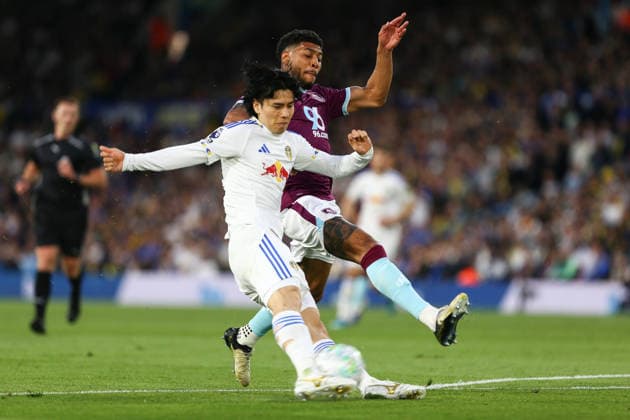 Elland Road LEEDS, ENGLAND, MAY 1: Ao Tanaka of Leeds United (L) is tackled by Josh Laurent of Burnley FC (R) during a Premier League 2025-26 match between Leeds United and Burnley at Elland Road on May 1, 2026 in Leeds, England. (Photo by Zach Forster Sports Press Photo) (Zach Forster Sports Press Photo SPP) Copyright: xZachxForster SportsxPressxPhotox xSPPx Sportspressphoto_SPR139145