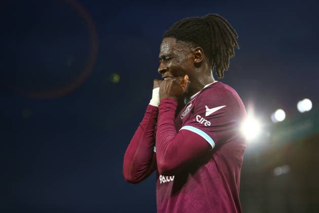 LEEDS, ENGLAND, MAY 1: Loum Tchaouna of Burnley FC reacts following an attempt on goal during a Premier League 2025-26 match between Leeds United and Burnley at Elland Road on May 1, 2026 in Leeds, England. (Photo by Zach Forster Sports Press Photo) (Zach Forster Sports Press Photo SPP) Copyright: xZachxForster SportsxPressxPhotox xSPPx spp-en-ZaFoPrPh-spp26_zachf_0105_134