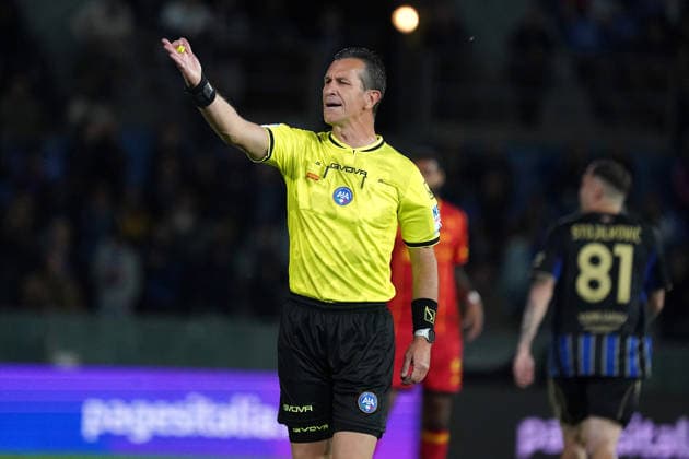 referee Daniele Doveri di Roma 1 during the Serie A soccer match between Pisa and Lecce at the Cetilar Arena Romeo Anconetani Stadium in Pisa; Center West Italy;friday May 01 2026 ; Soccer  Copyright: xAlessandroxLaxRocca LaPressex