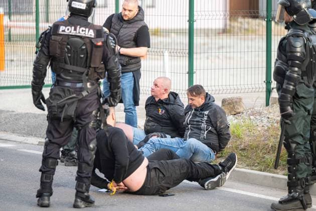Sport Bilder des Tages Fans arrested after post-match riots during Slovnaft cup final match - MSK Zilina - FC Kosice, 1. may 2026 , Stadium pod Dubnom, Zilina, Slovakia Copyright: xMICHALxFAJT,ZOSPORTU.SKx FAJ_1171