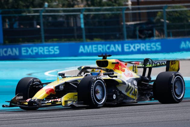 MIAMI GARDENS, FL - MAY 01: Arvid Lindblad of the United Kingdom and driver of the (41) Visa Cash App Racing Bulls Formula One Team race car is seen on the track during practice for the F1 Miami Grand Prix on May 01, 2026, at the Miami International Autodrome in Miami Gardens, Florida. (Photo by Chris Arjoon Icon Sportswire) AUTO: MAY 01 F1 Miami Grand Prix EDITORIAL USE ONLY Icon2605010010051