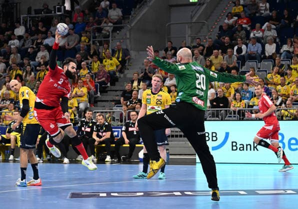 HBL-Handball-Bundesliga - Saison 2025 26 Mannheim SAP-Arena 01.05.2026 Rhein-Neckar-Löwen (rnl) - MT Melsungen (mtm) 30:22 Ruben MARCHEN (mel), li - Torwart Andreas Holst JENSEN (Rhein-Neckar-Löwen) HBL-Handball-Bundesliga