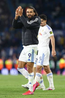 Elland Road LEEDS, ENGLAND, MAY 1: Dominic Calvert-Lewin of Leeds United applauds the fans during a Premier League 2025-26 match between Leeds United and Burnley at Elland Road on May 1, 2026 in Leeds, England. (Photo by Zach Forster Sports Press Photo) (Zach Forster Sports Press Photo SPP) Copyright: xZachxForster SportsxPressxPhotox xSPPx spp-en-ZaFoPrPh-spp26_zachf_0105_237