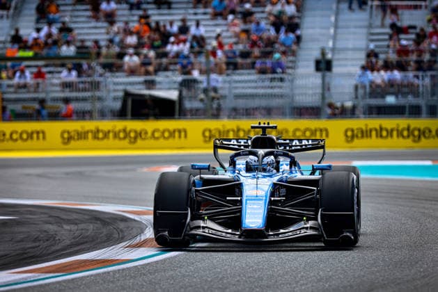 (23) Alexander Albon (THA) - Atlassian Williams F1 Team - Williams FW48 - Mercedes during the Formula 1 Crypto.com Miami Grand Prix 2026 at Miami International Autodrome in Miami Gardens, United States. Round 6 of the 2026 FIA Formula One World Championship, WM, Weltmeisterschaft held May 1-3, 2026. The Miami International Autodrome, located in the grounds of the Hard Rock Stadium, hosts the sixth round featuring the Sprint format. This event weekend features the F1 Sprint format, with a Sprint Shootout and Sprint Race in addition to the standard qualifying session and Grand Prix.  Copyright: xAlessioxDexMarcox xAvens-images.com AvensImages IPAxSportx xipa-agency.netx xx IPA_74364198 IPA_Agency_IPA74364198