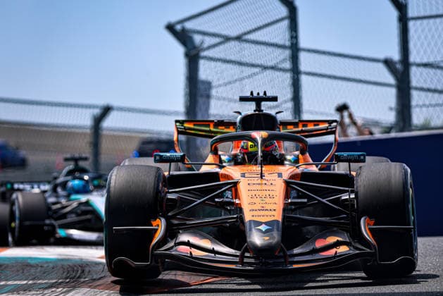 (81) Oscar Piastri (AUS) - McLaren Mastercard F1 Team - McLaren MCL40 - Mercedes during the Formula 1 Crypto.com Miami Grand Prix 2026 at Miami International Autodrome in Miami Gardens, United States. Round 6 of the 2026 FIA Formula One World Championship, WM, Weltmeisterschaft held May 1-3, 2026. The Miami International Autodrome, located in the grounds of the Hard Rock Stadium, hosts the sixth round featuring the Sprint format. This event weekend features the F1 Sprint format, with a Sprint Shootout and Sprint Race in addition to the standard qualifying session and Grand Prix.  Copyright: xAlessioxDexMarcox xAvens-images.com AvensImages IPAxSportx xipa-agency.netx xx IPA_74364501 IPA_Agency_IPA74364501
