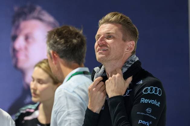 Nico Hulkenberg (Revolut Audi 27) in der Garage, Box, macht sich fertig, Grosser Preis von Miami, Motorsport, Herren, Formel 1, Sprint Qualifying, 01.05.2026 Miami Florida USA