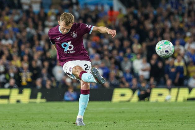 1st May 2026; Elland Road, Leeds, Yorkshire, England; Premier League Football, Leeds United versus Burnley; James Ward-Prowse of Burnley delivers a cross AidanxHunter